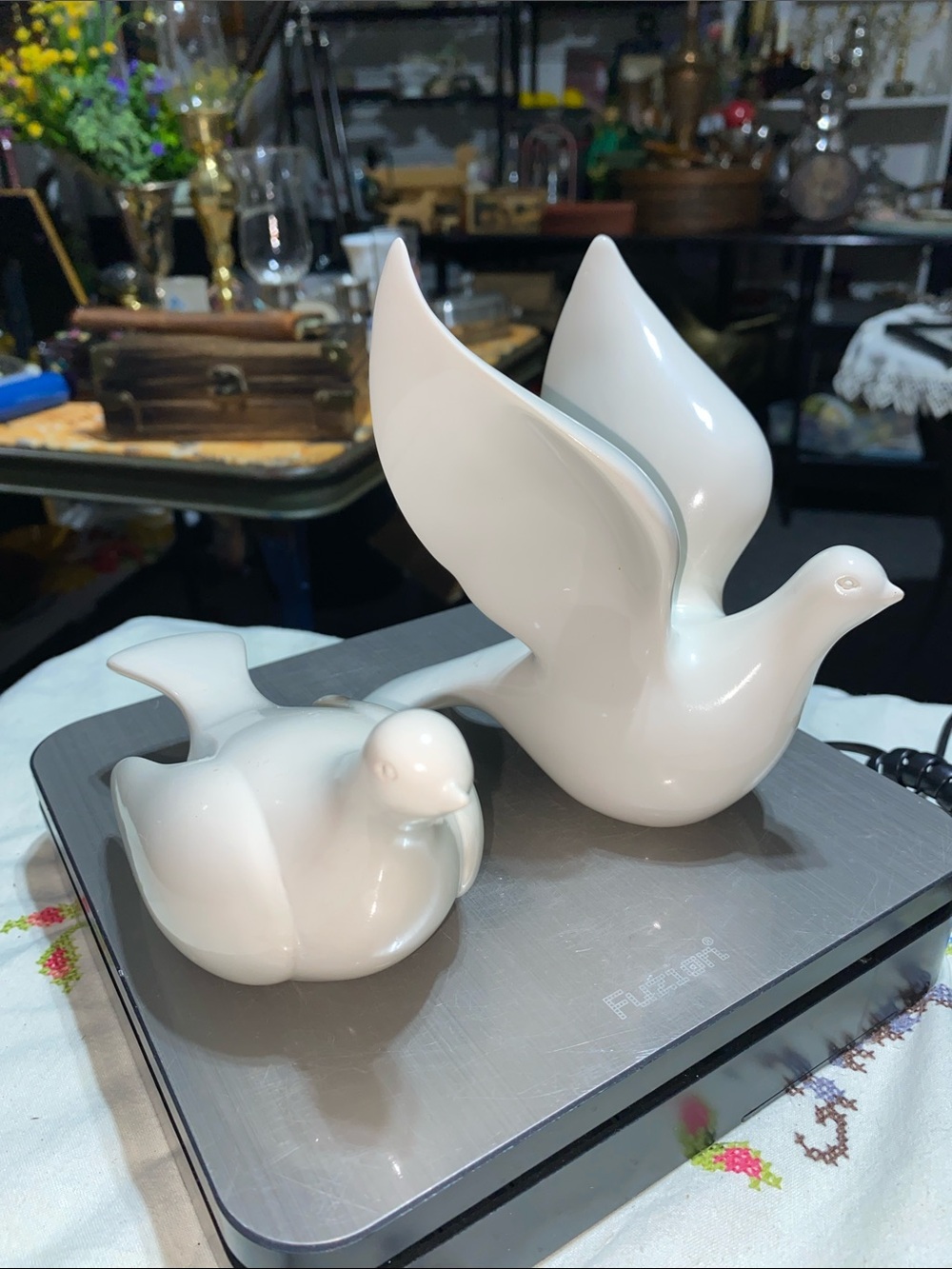 Set Love Birds Peace Doves White Cream Figurines Vintage Home Interiors Decor